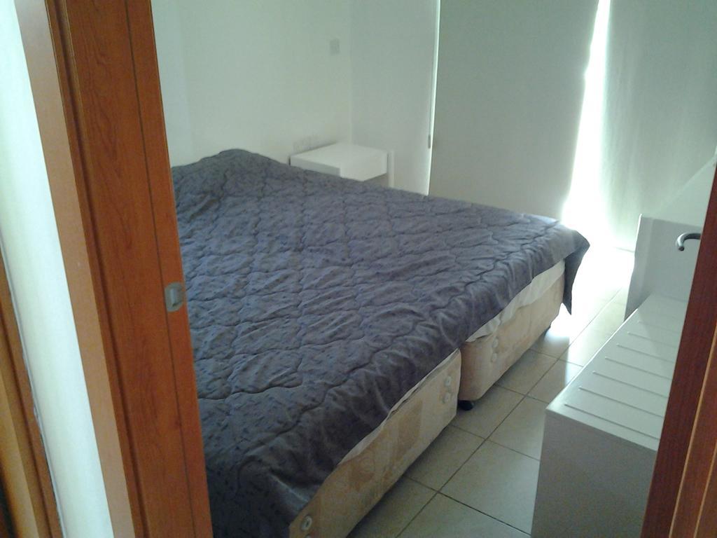 Artemis Karas Holidays Apartment Paralimni Room photo