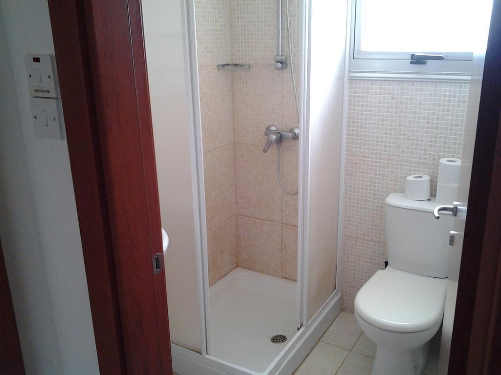 Artemis Karas Holidays Apartment Paralimni Room photo
